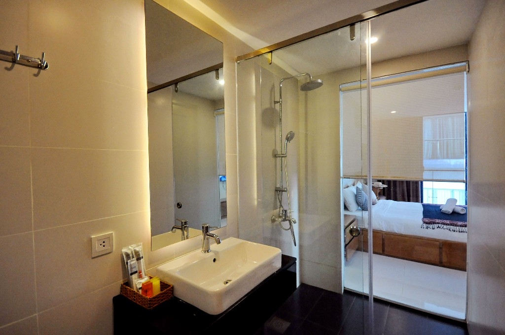 One Bedroom Apartment with Coastalview